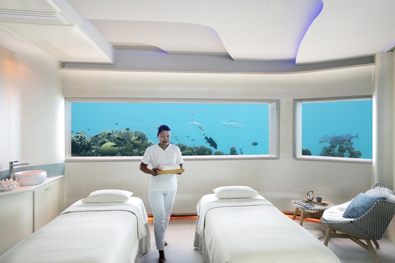 Huvafen Fushi Spa Iconic Underwater Treatment Room
