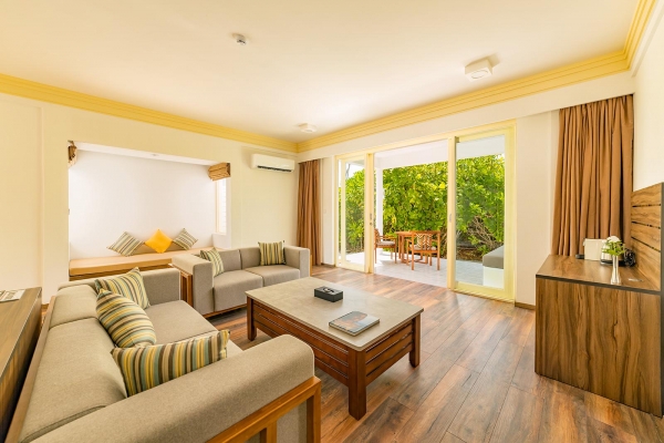 BEACH HOUSE ? Photo 2