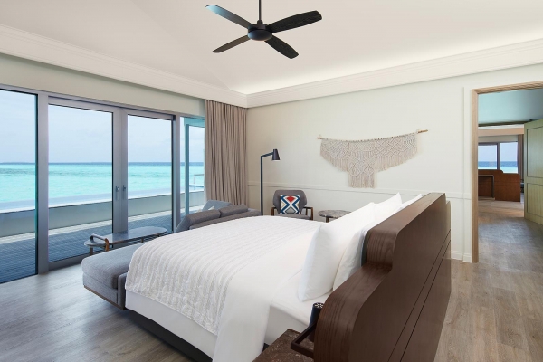 2 Bedroom Overwater Pool ? Photo 2