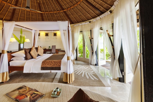 BEACHFRONT POOL VILLA ? Photo 2