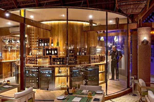 Constance Moofushi Resort