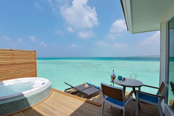 Aqua Villas with Swirl Pool ? Photo 2