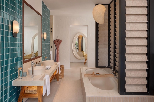 Two Bedroom Beach Retreat With Pool ? Photo 2