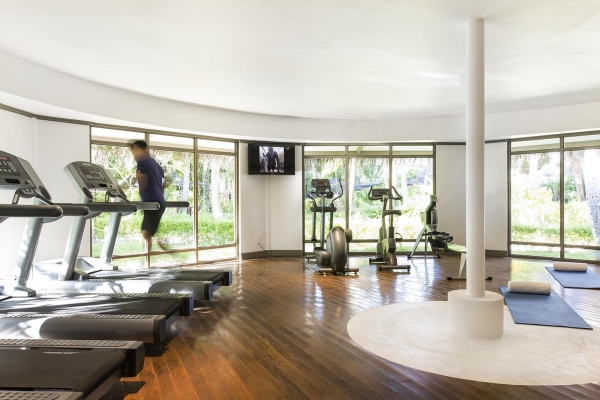 Lux* South Ari Atoll Resort Photo 4