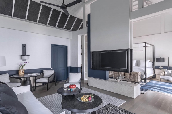 Water Villa with Pool – Partial Sea View