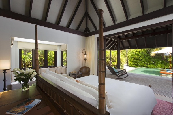 THREE BEDROOM BEACH POOL RESIDENCE