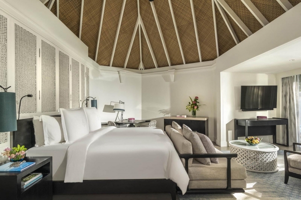 Deluxe Beach Pavilion with Pool