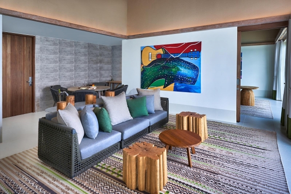 ROCK ROYALTY OVERWATER POOL VILLA  ? Photo 2