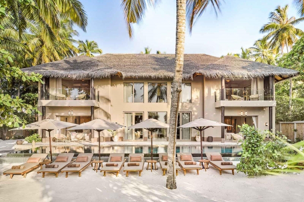 FOUR BEDROOM BEACH RESIDENCE WITH POOL