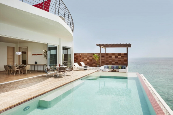 OVERWATER RESIDENCE ? Photo 3