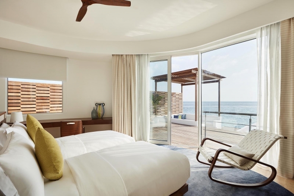 OVERWATER RESIDENCE ? Photo 4