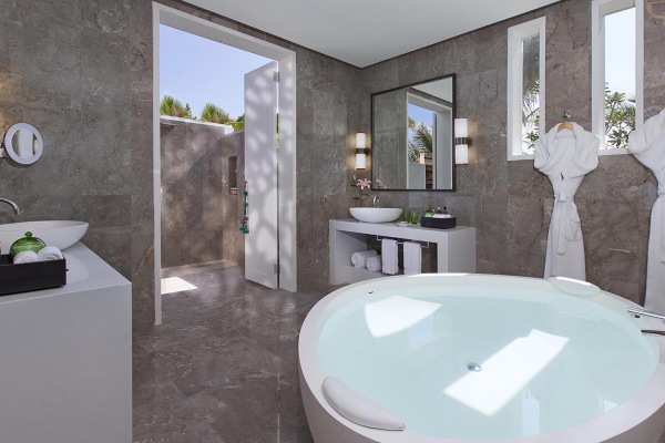 TWO BEDROOM BEACH POOL RESIDENCE ? Photo 3