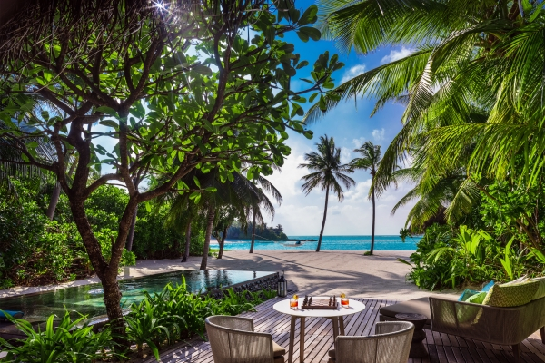 BEACH VILLA WITH POOL