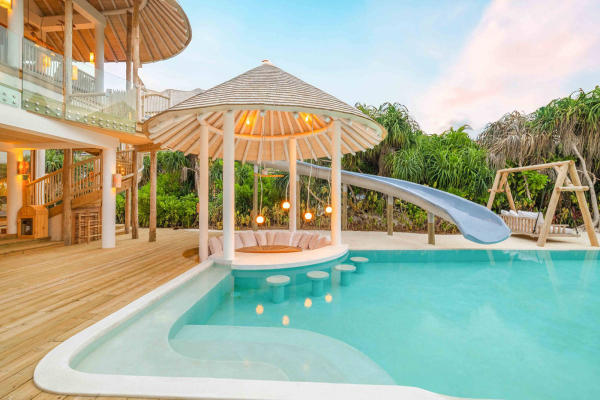 3 Bedroom Island Retreat with Slide ? Photo 2