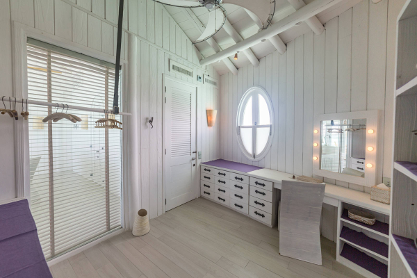 3 Bedroom Water Retreat with Slide ? Photo 5