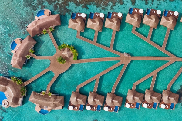 FABULOUS OVERWATER OASIS