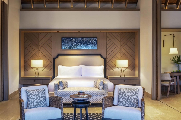 KING GRAND BEACH VILLA WITH POOL