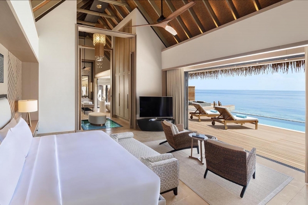 KING GRAND OVERWATER VILLA WITH POOL