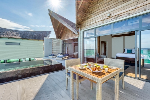 OVERWATER POOL VILLA OCEAN ? Photo 3