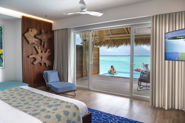 Water Villas with Pool ? Photo 2