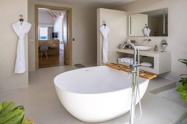 Deluxe Beach Villa With Pool ? Photo 5