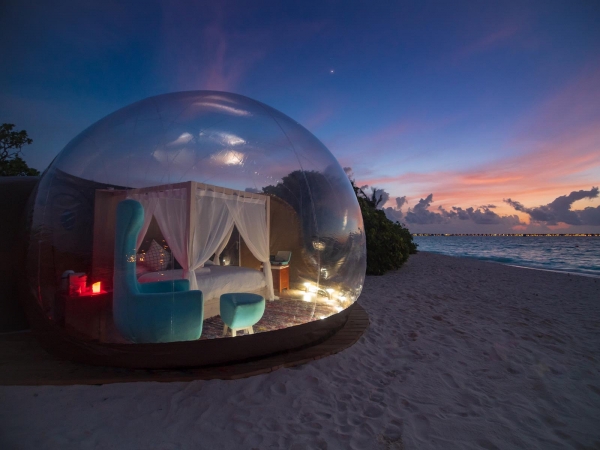 BEACH BUBBLE TENT