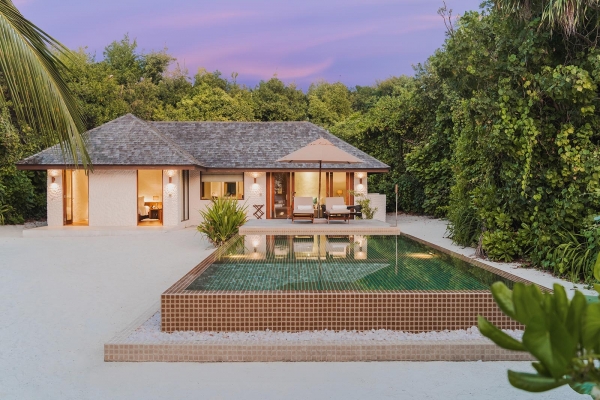 Deluxe Sunset Beach Villa with Pool