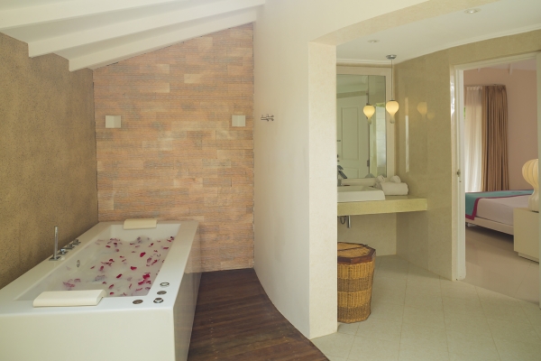 Jacuzzi Deluxe Beach Villa