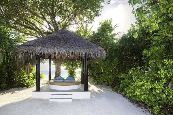 DELUXE BEACH VILLA WITH POOL