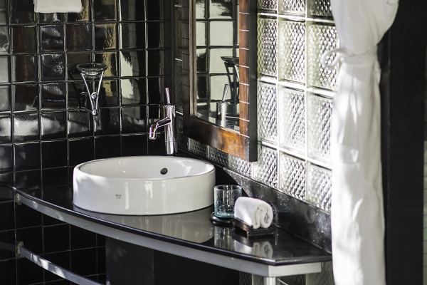 SUNSET HORIZON WATER VILLA