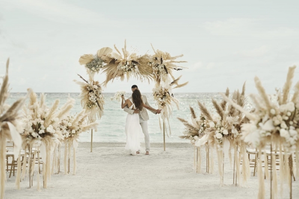 Patina Maldives, Fari Islands Resort Photo 9