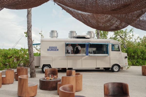 Patina Maldives, Fari Islands