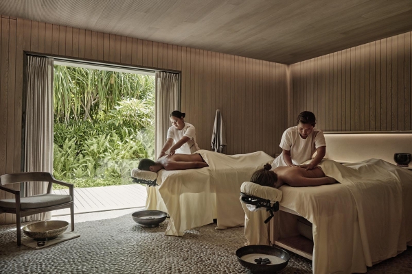 Patina Maldives, Fari Islands