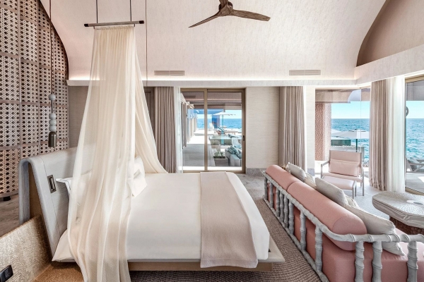 FOUR BEDROOM PRIVATE WELLBEING OCEAN POOL RESIDENCE ? Photo 2