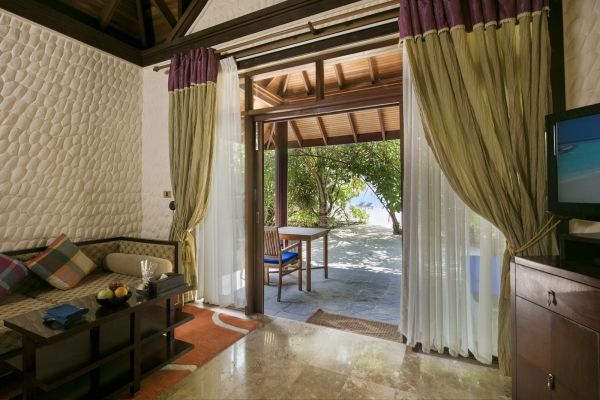 GRAND BEACH VILLA WITH POOL