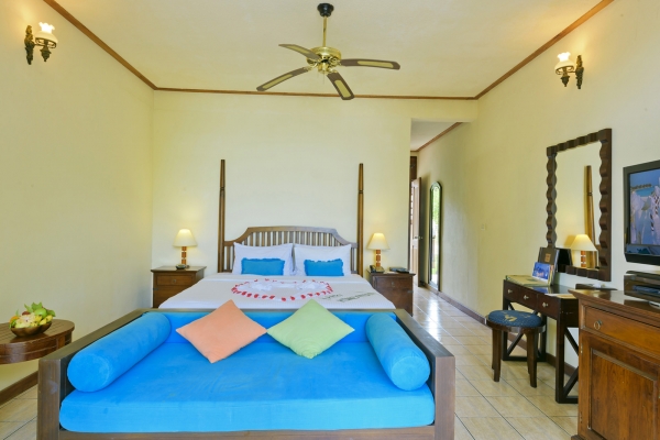 ROMANTIC WATER VILLA WITH POOL